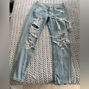 American Eagle Distressed Tomgirl Jeans